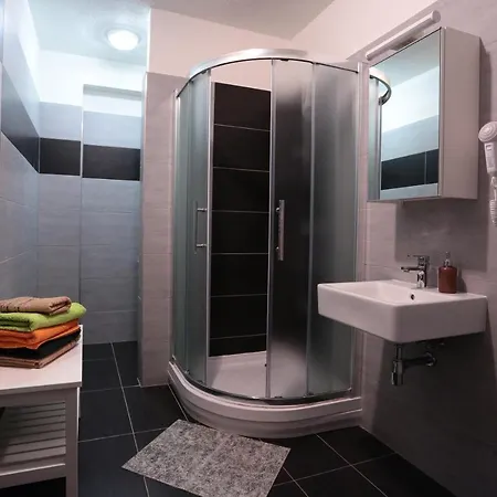 13 Apartment *